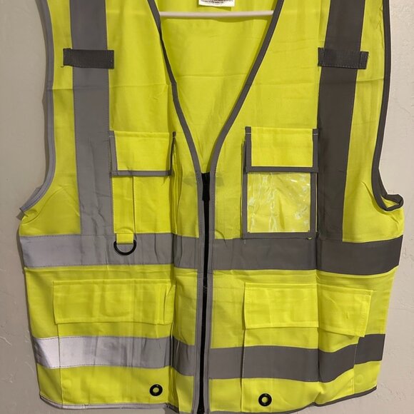 High Visibility Safety Vest, ANSI/ ISEA 107-2010 With 4 Pockets with ID pocket - Picture 1 of 1